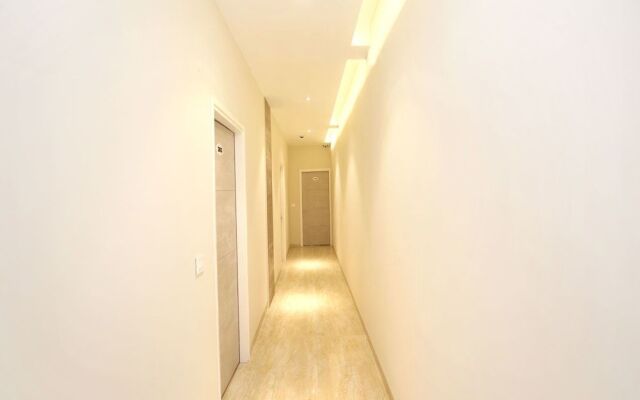 Oyo 17199 Hotel Clg Grand