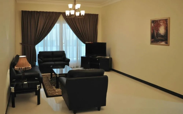 Golden Treasure Tower Family Apartment