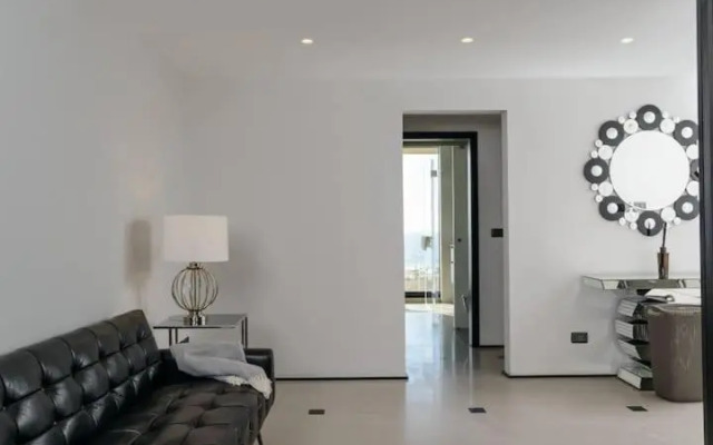 American Colony - 300 sqm Sea View by HolyGuest