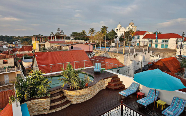 Isla de Flores Hotel