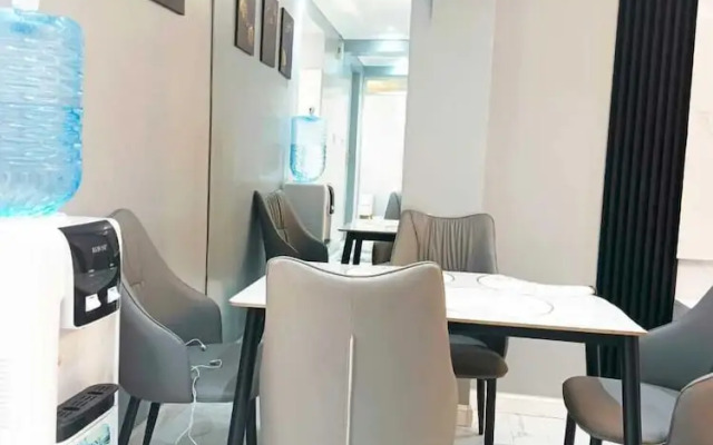 Lux Suites Grandville Apartments