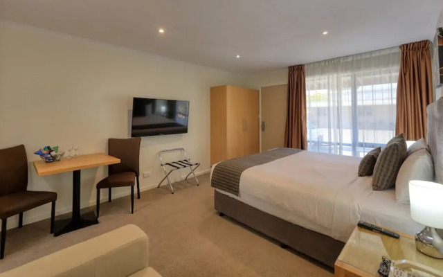 New Crossing Place Motel & Apartments