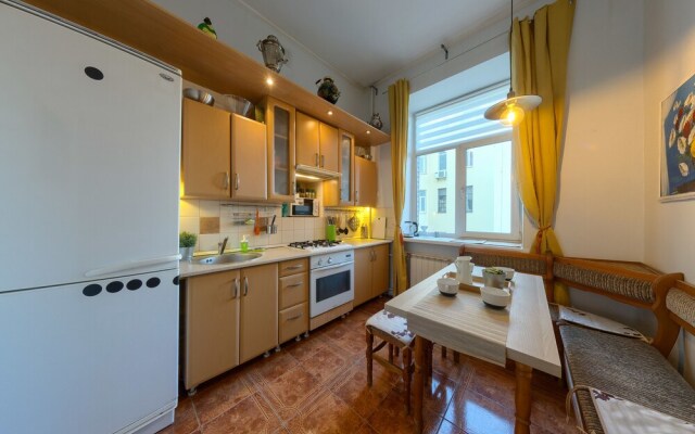 Apartment on Kamennoostrovskiy p17