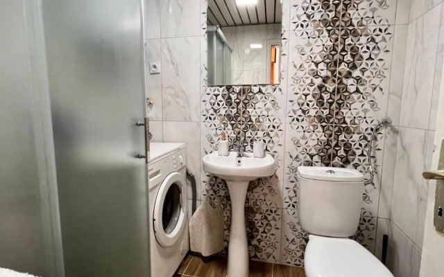 The Goldie Apartment