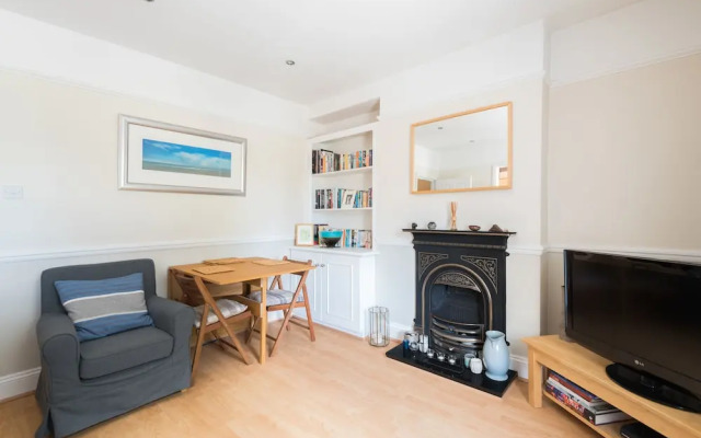 Traditional Richmond Home by Twickenham Green