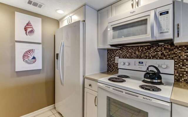 C123-amelia-surf-and-racquet - 1303311