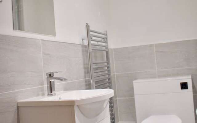 2 Bedroom Apartment In Granton Area