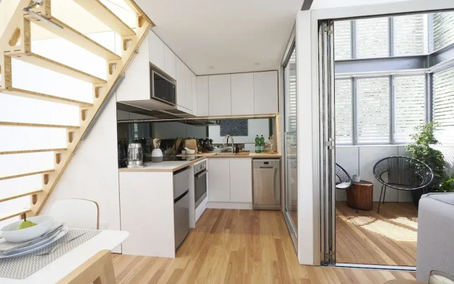 Studio Reuss - a City Retreat