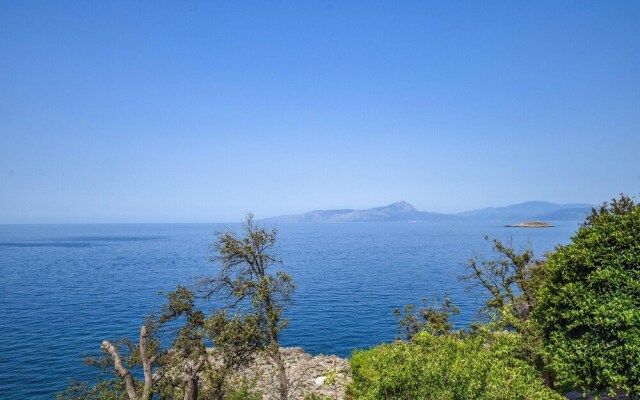 Stunning Home in Zambrone With Wifi and 2 Bedrooms