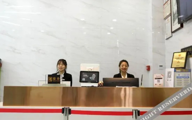 Feng 3 Hotel (Xi'an North High-speed Railway Station Wenjing Road Subway Station)(枫3酒店（西安高铁北站文景路地铁站店）)