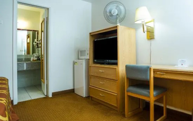 Americas Best Value Inn Liberal - фото 2