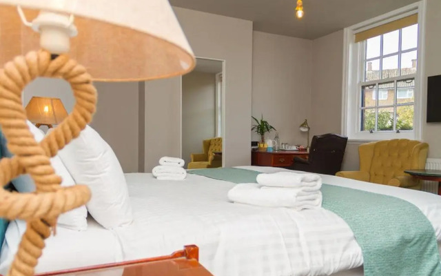 The Captain Cook Hotel