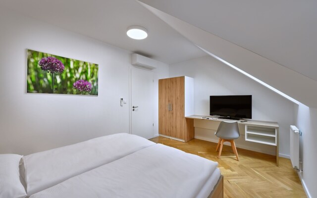 DownTown Suites Rubesova