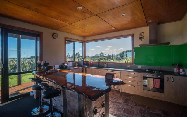 Kiwi Cabin and Homestay at Koru