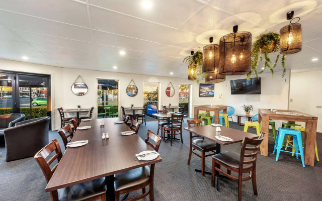Sugar Country Motor Inn