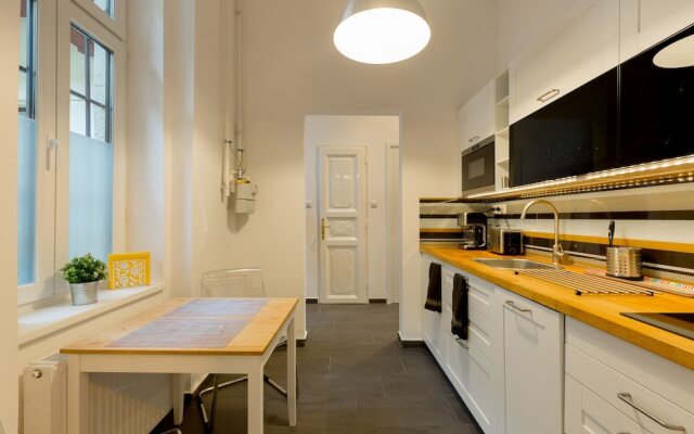 BPM-Kate's Central Home In Budapest