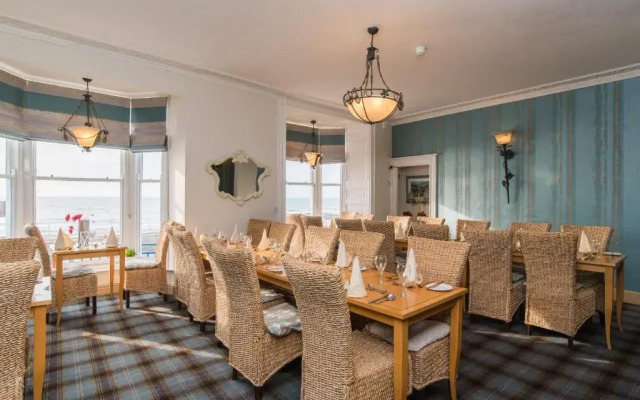 Gwesty'r Marine Hotel & Spa