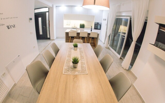 Exotic Villa in Novigrad With Private Swimming Pool