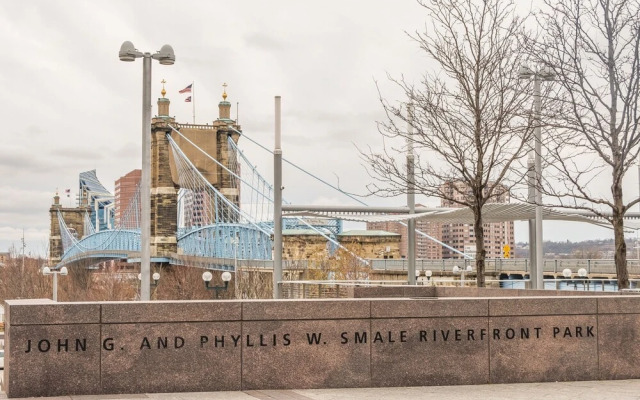 FRONTDESK Sycamore Place Apts Downtown Cincinnati