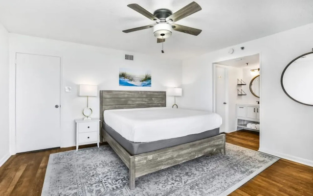 Phoenix III 3031 Beachfront End-unit