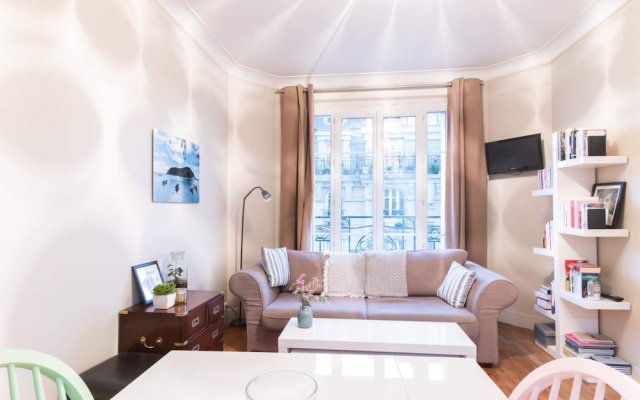 Nice Cozy Apartment on the Slopes of Montmartre