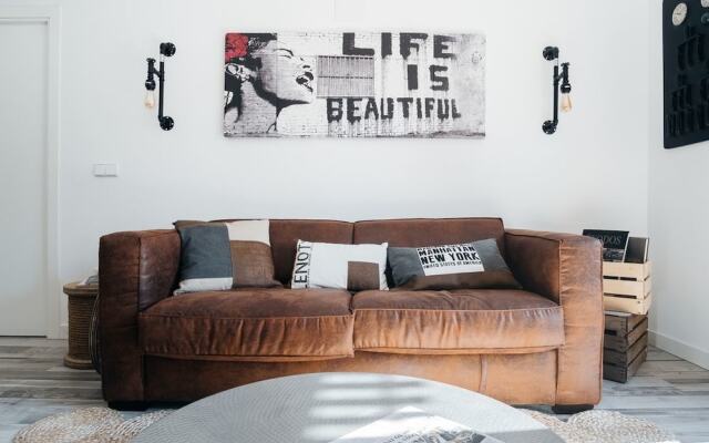 Iakai Homes 1BR 1BT Harley