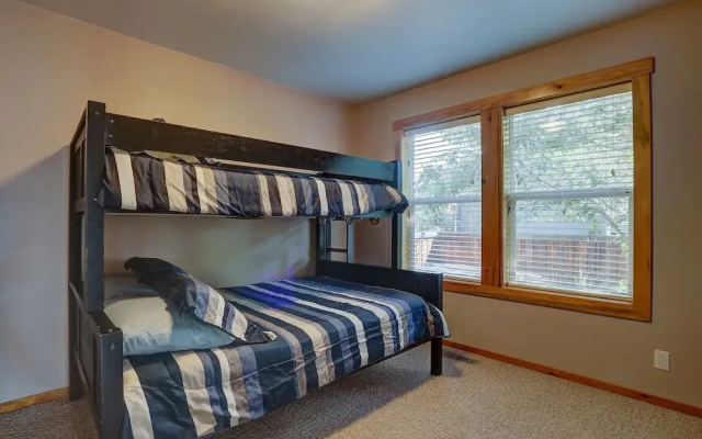 Huckleberry  3 Bedroom Home by RedAwning