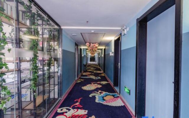 Magpie Art Hotel