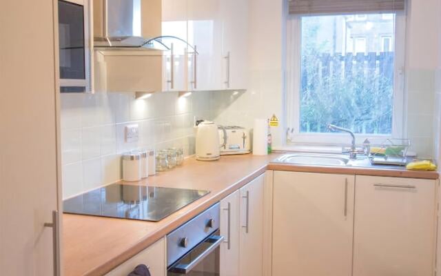 Beautiful & Private Apartment Seconds From Beach