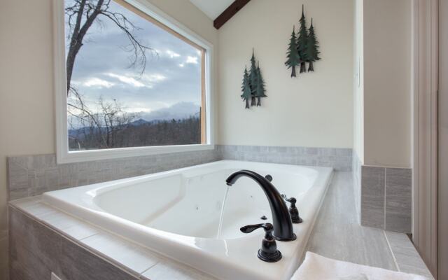 Misty Hollow by Jackson Mountain Rentals