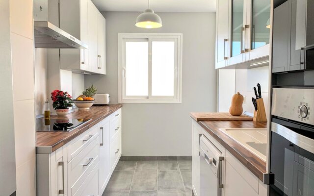 Homely Málaga Obispo con Parking