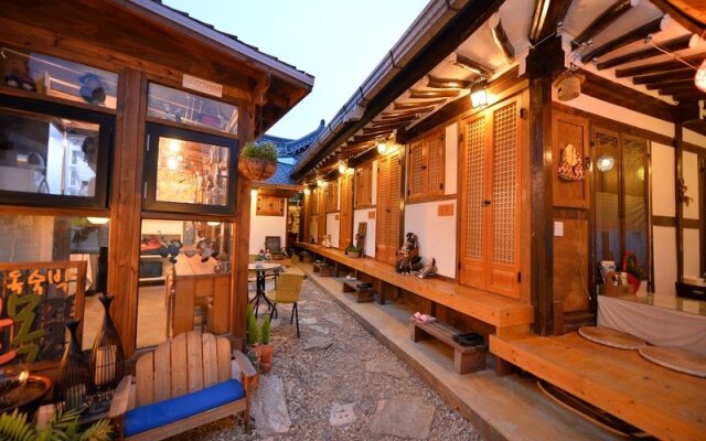 Jeonju Golmokgil Guesthouse