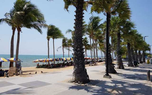 Ons Moeder Restaurant Guesthouse - 2 50 Meters to the Beach