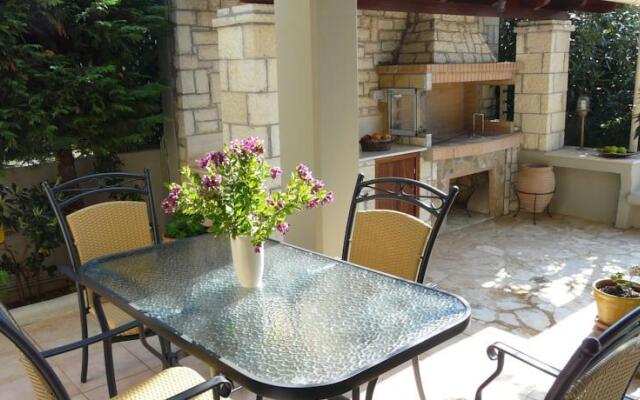 Aliki House