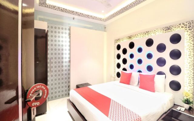 OYO 14829 Hotel J Cruise