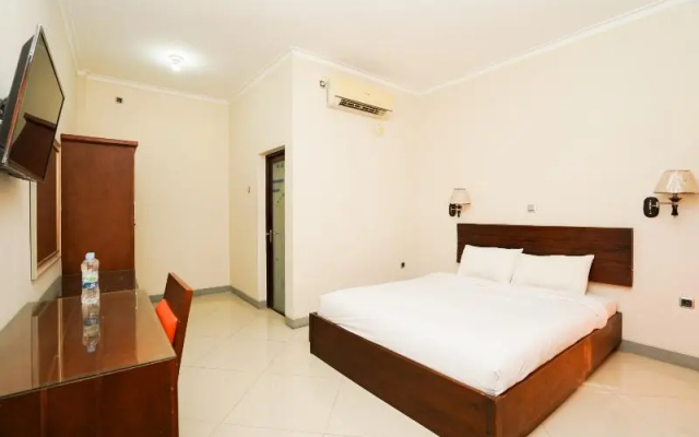 Oyo 1430 Hotel Ratna Syariah