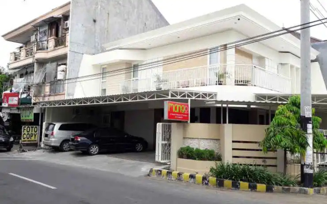 Mango Homestay Klampis Harapan