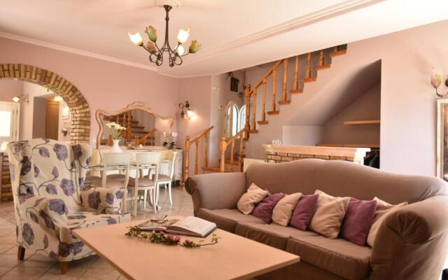 La Greda House
