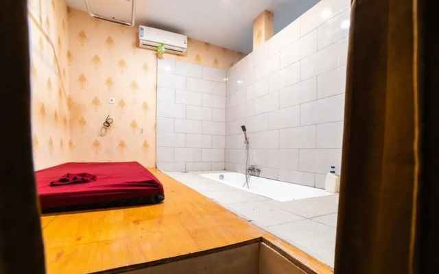 RedDoorz Plus @ Jalan Adam Malik Medan