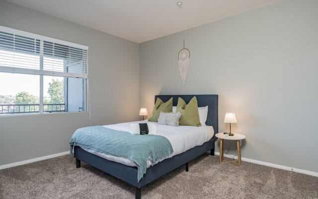 The Luxe Suites of Oceanside with Pool & Gym