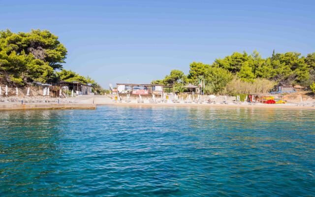 Marpunta Resort