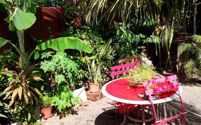 House With one Bedroom in La Trinité, With Furnished Terrace and Wifi