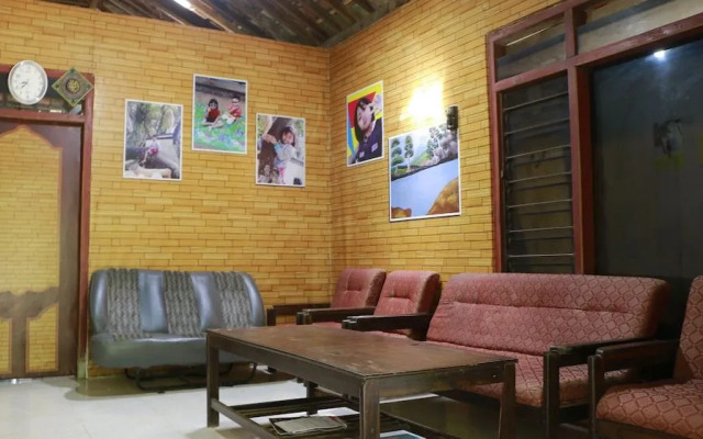 Homestay Cak Edi - Hostel