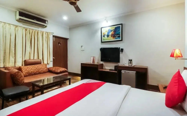 Amit Hotel by OYO Rooms