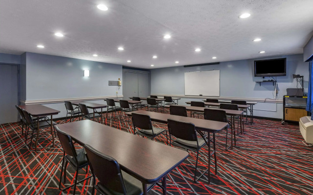 Quality Inn Austintown - Youngstown West