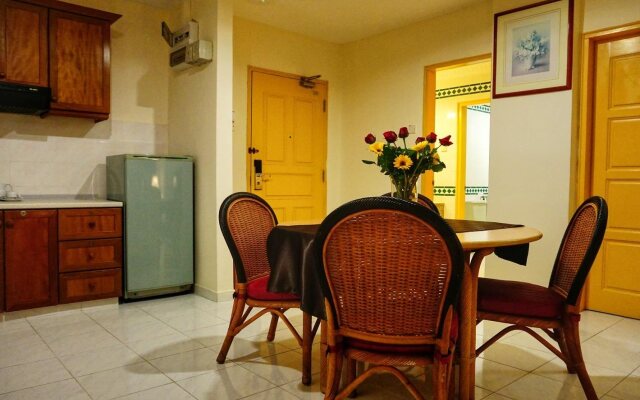 Leisure Cove Hotel & Apartments