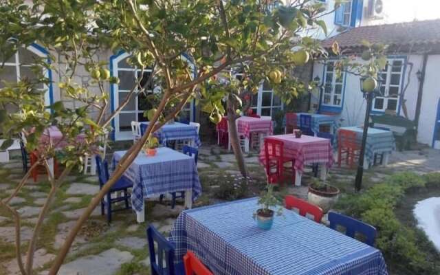 Nish Alacati Hotel