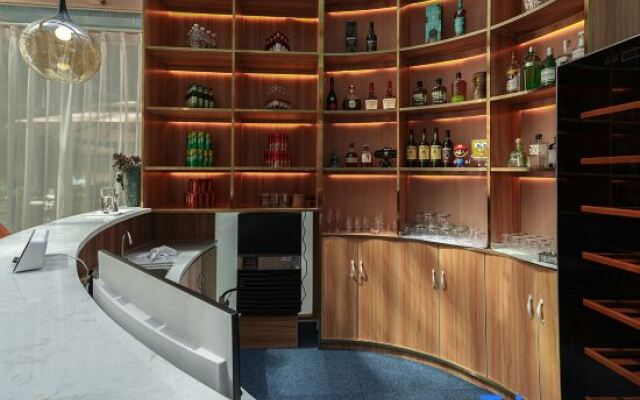 Elong Anyun Hotel (Yangzhou East Station Jianmin Road)