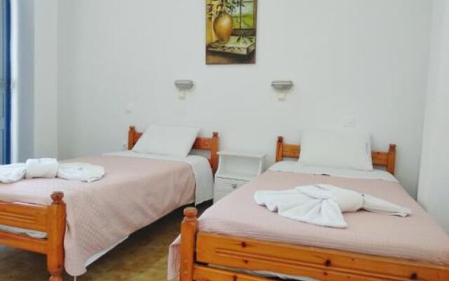 Akrogiali Studios & Rooms