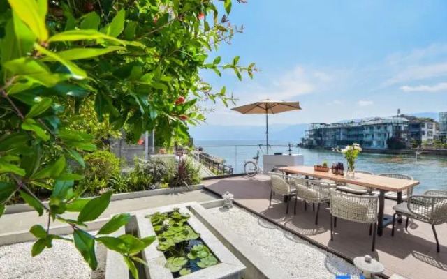 Dali Small Courtyard Sea and Cloud Inn